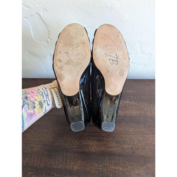 Stuart Weitzman Black Leather Peep Toe Heels - Size 8.5 - Picture 7 of 9